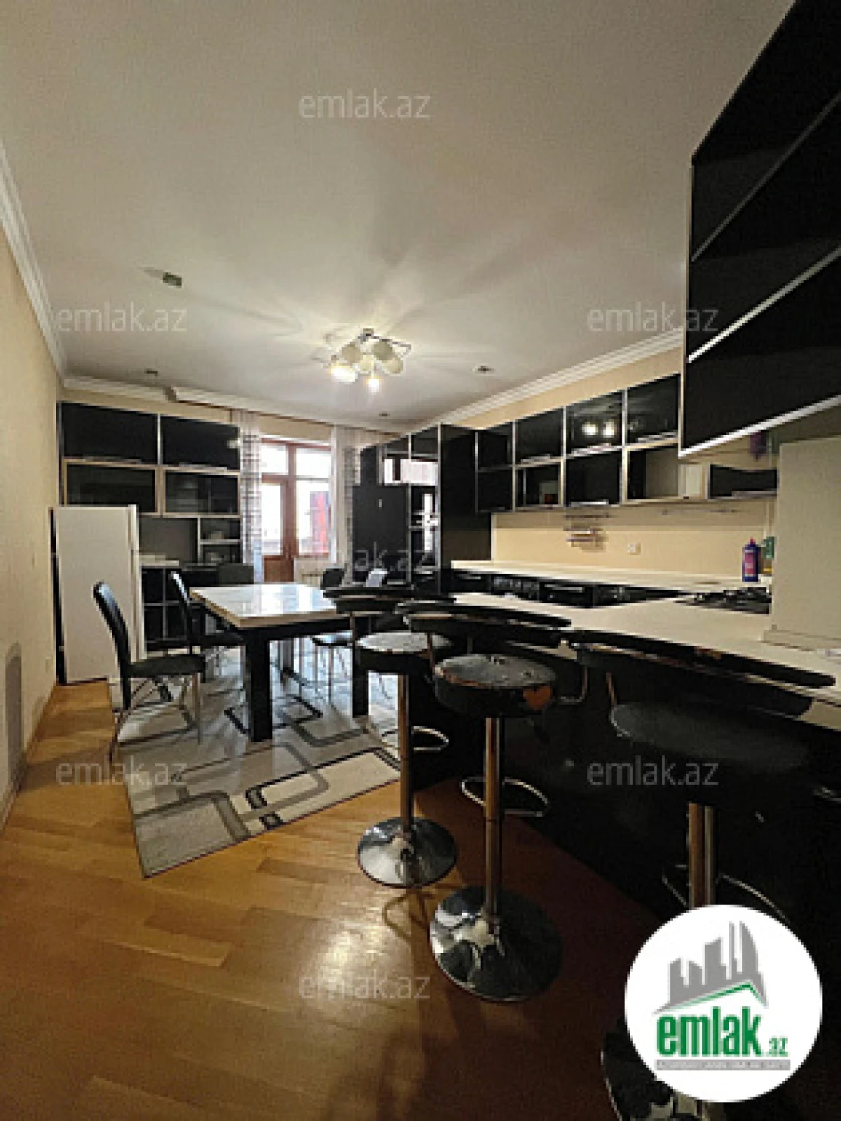 Satılır 4 otaqlı yeni tikili 171 m²