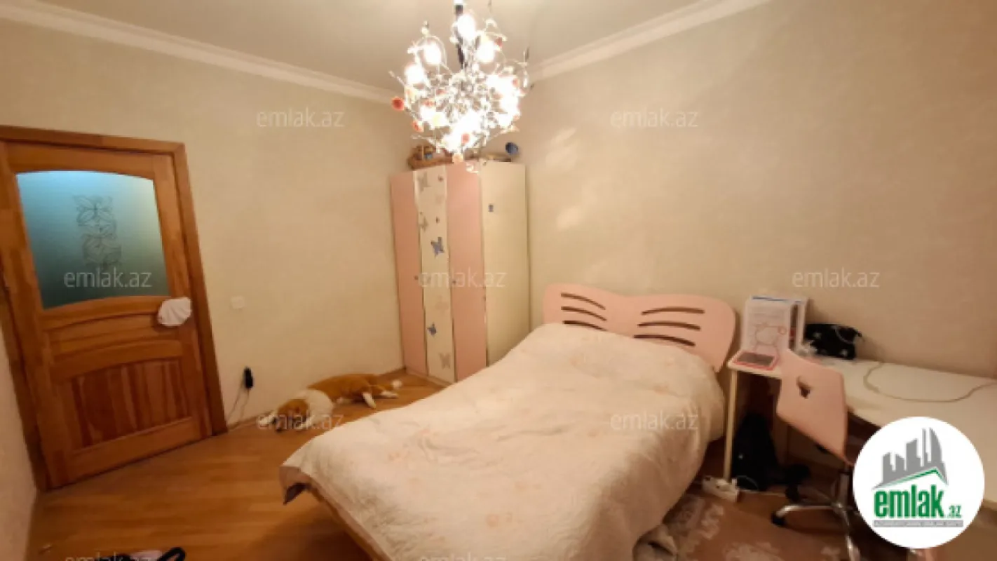 Satılır 3 otaqlı köhnə tikili 90 m²