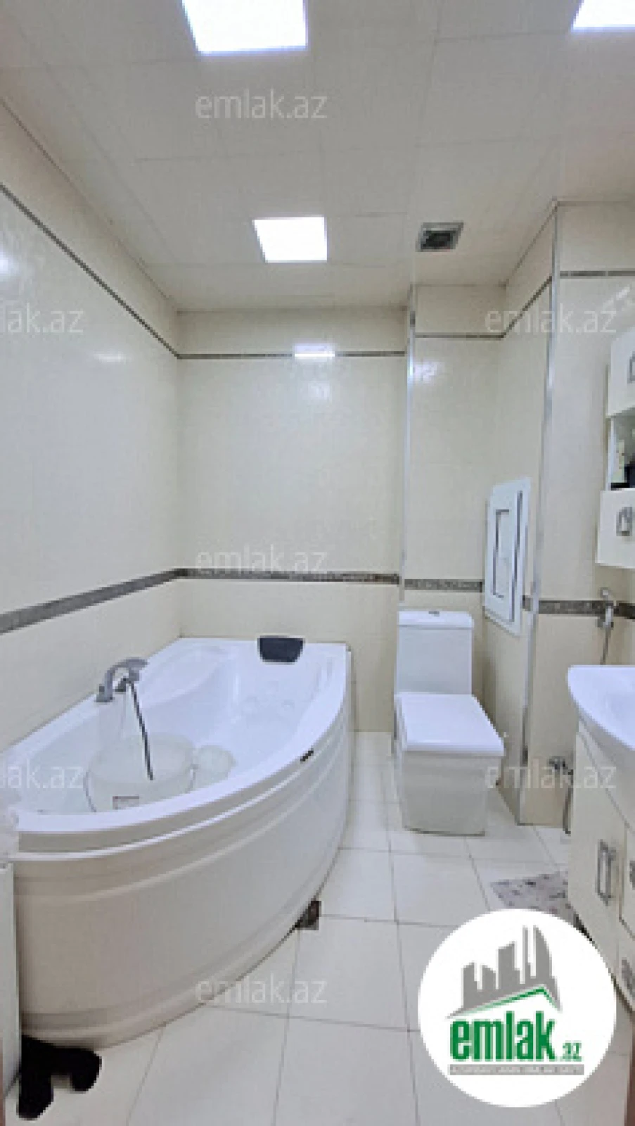 Satılır 3 otaqlı köhnə tikili 90 m²