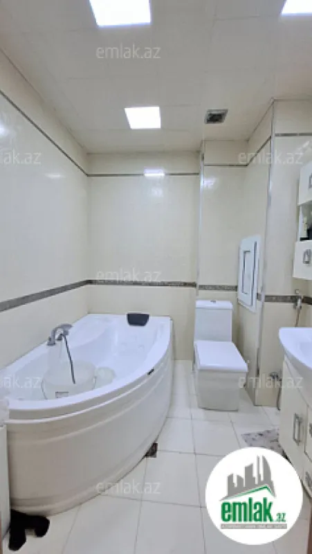 Satılır 3 otaqlı köhnə tikili 90 m²