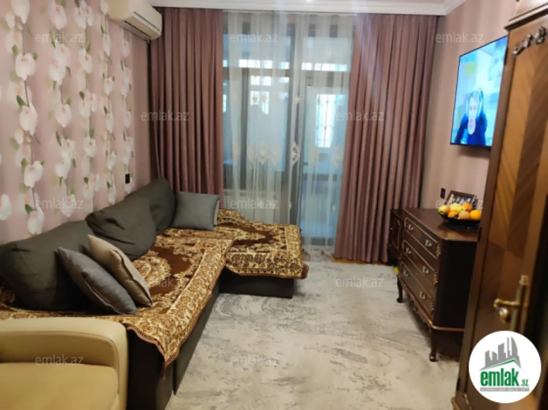 Satılır 4 otaqlı köhnə tikili 120 m²