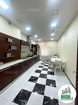 Satılır 3 otaqlı yeni tikili 165 m²