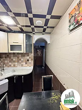 Satılır 2 otaqlı köhnə tikili 65 m²