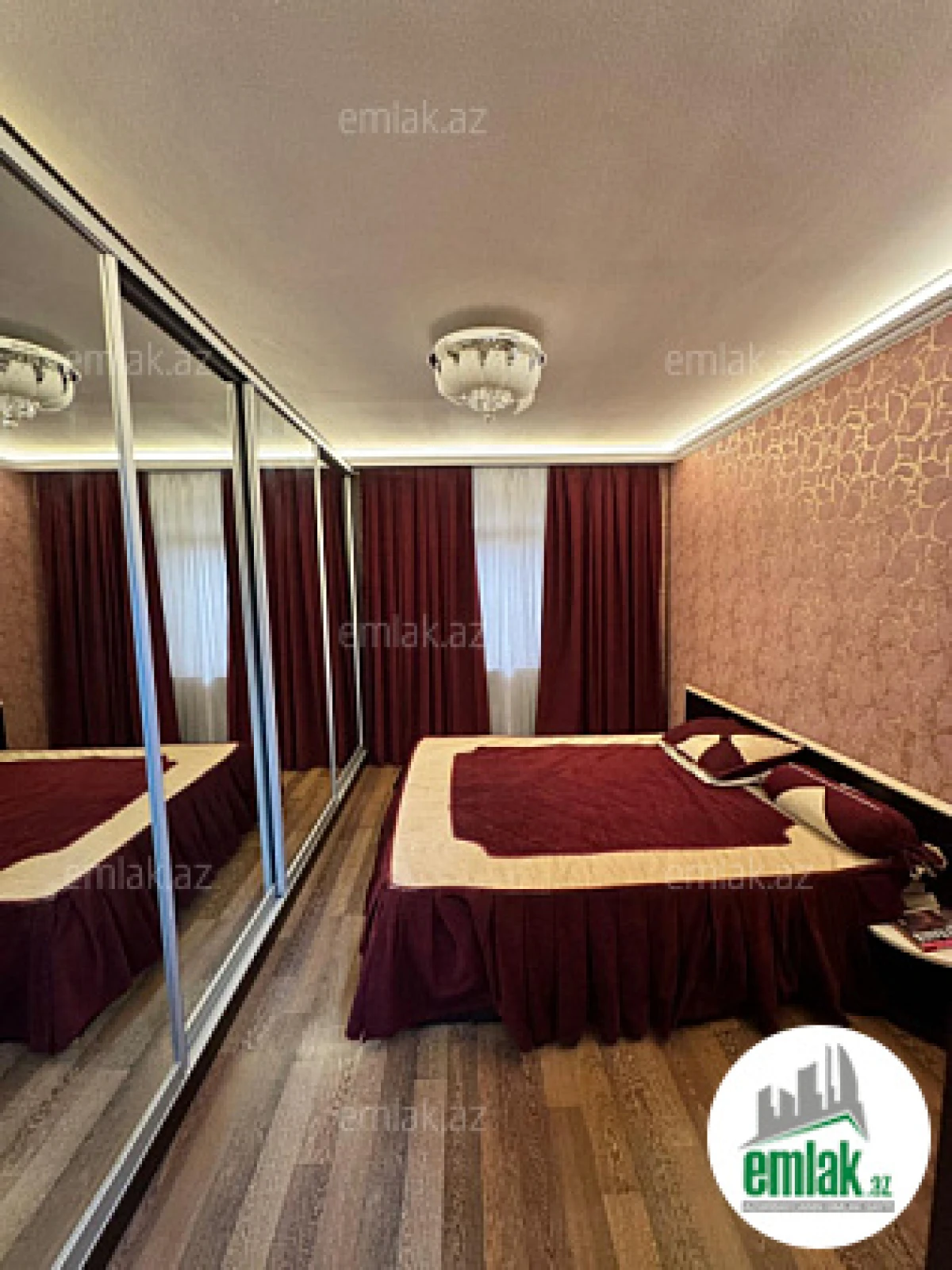 Satılır 2 otaqlı köhnə tikili 65 m²