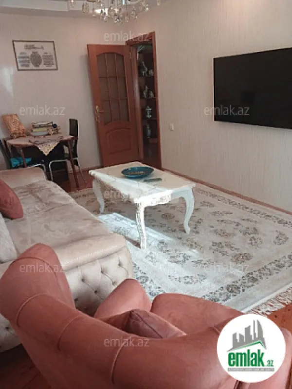 Satılır 3 otaqlı köhnə tikili 90 m²
