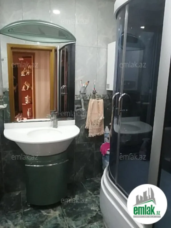 Satılır 3 otaqlı köhnə tikili 90 m²