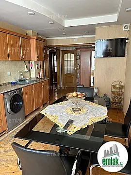 Satılır 3 otaqlı köhnə tikili 90 m²