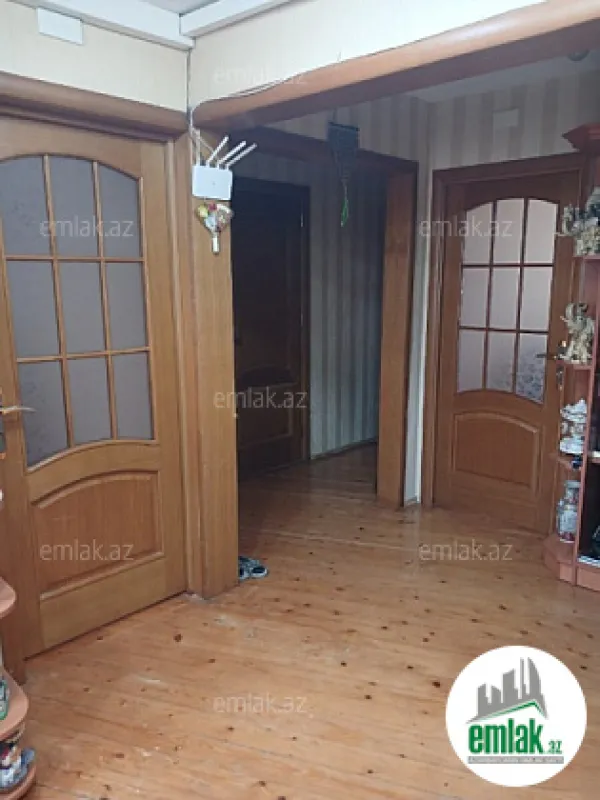 Satılır 3 otaqlı köhnə tikili 90 m²