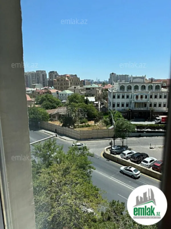 Satılır 3 otaqlı köhnə tikili 90 m²