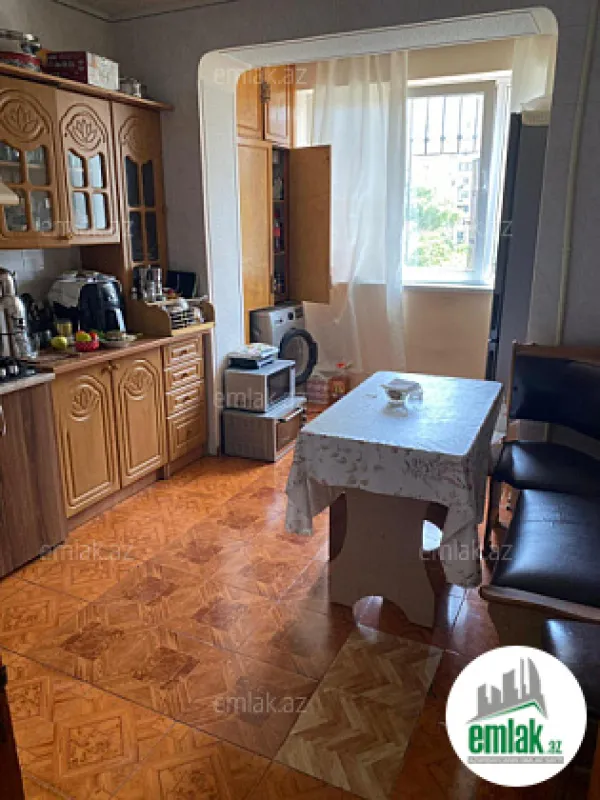 Satılır 3 otaqlı köhnə tikili 85 m²