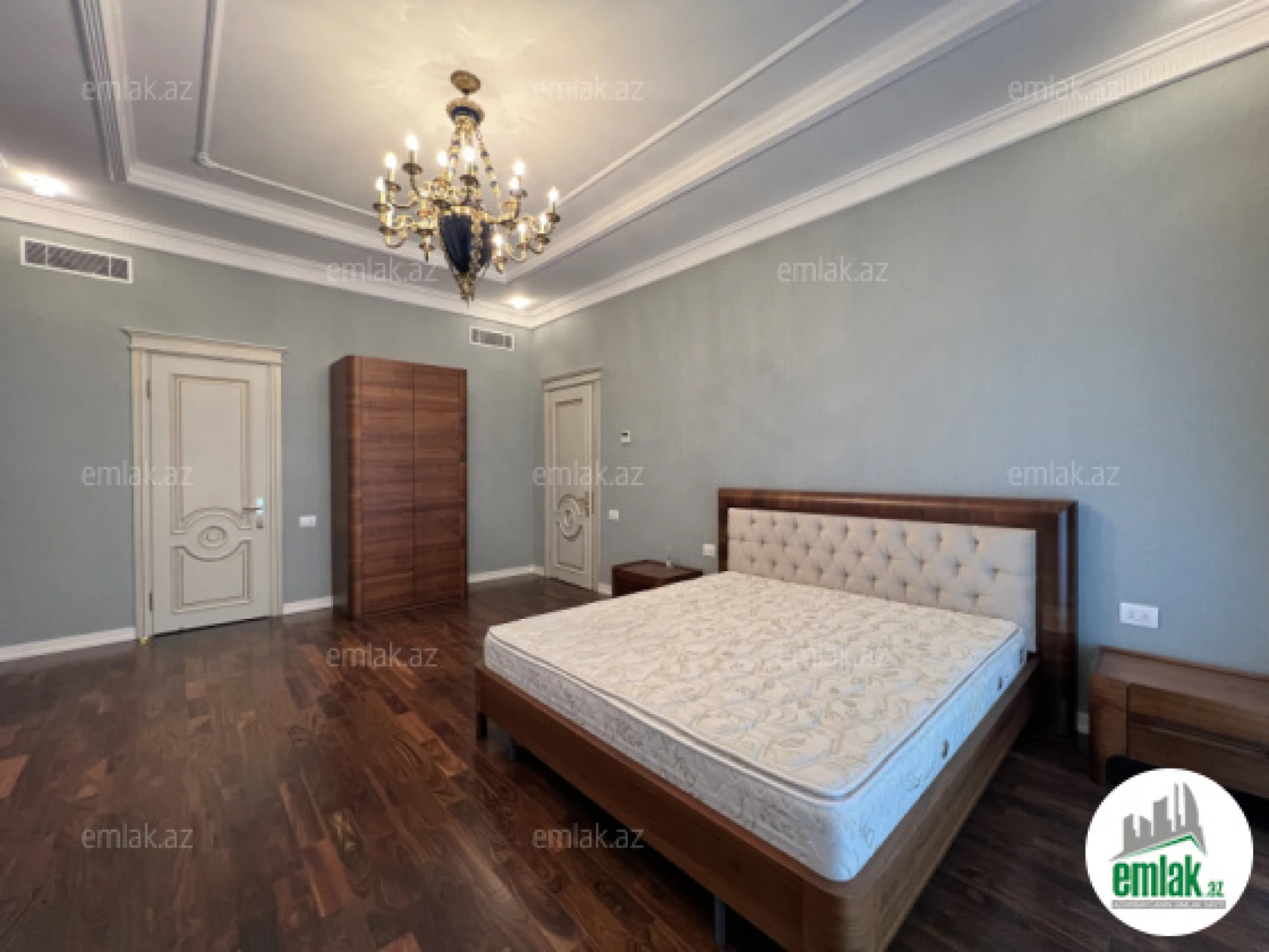Satılır 8 otaqlı həyət evi 1000 m²