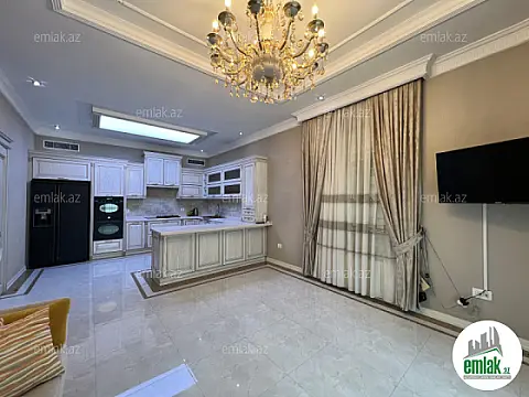 Satılır 8 otaqlı həyət evi 1000 m²