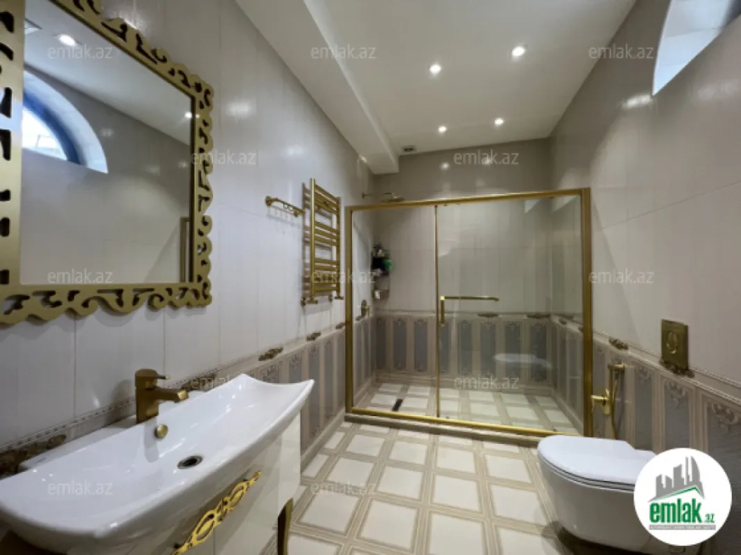 Satılır 8 otaqlı həyət evi 1000 m²