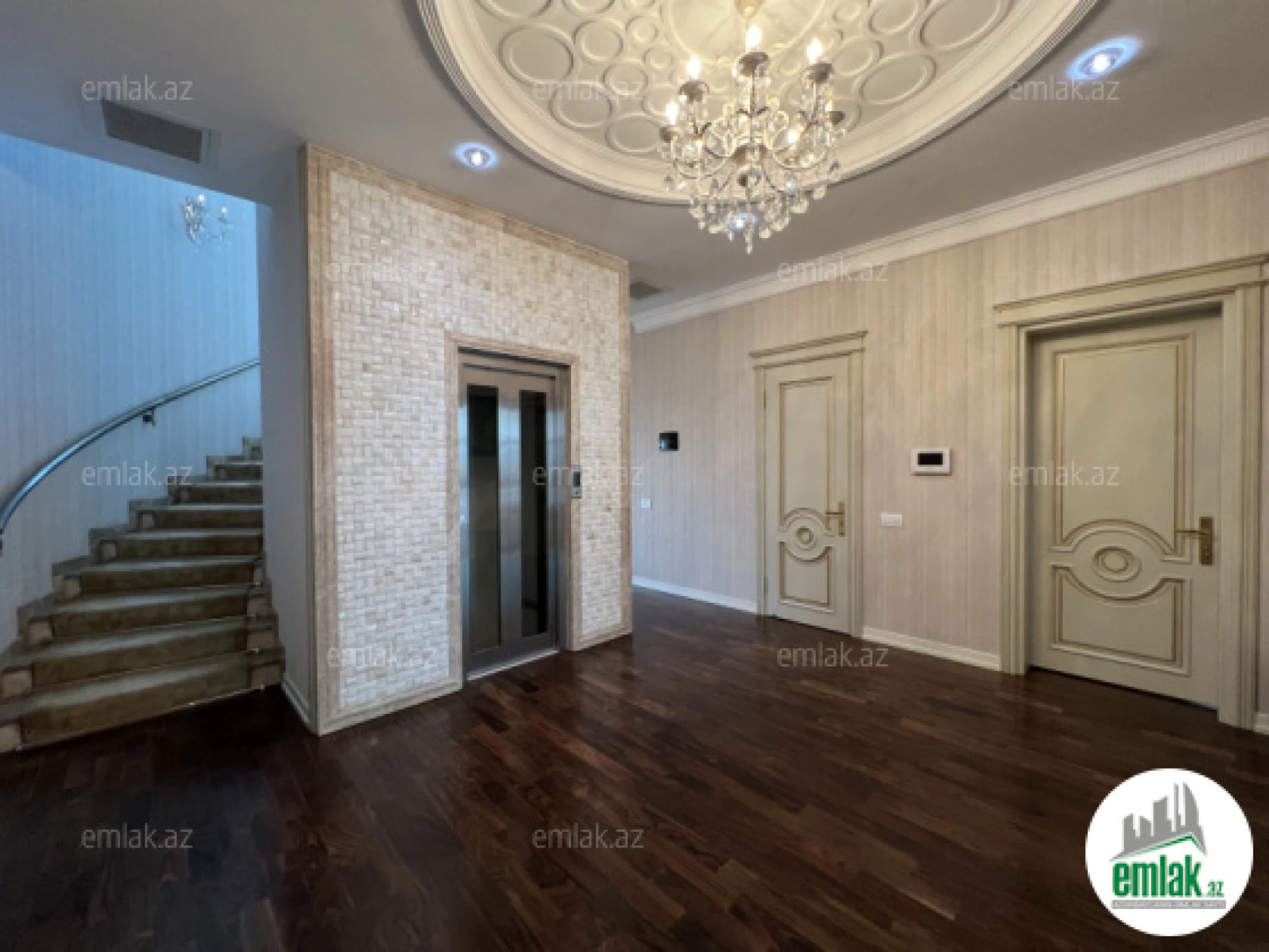 Satılır 8 otaqlı həyət evi 1000 m²