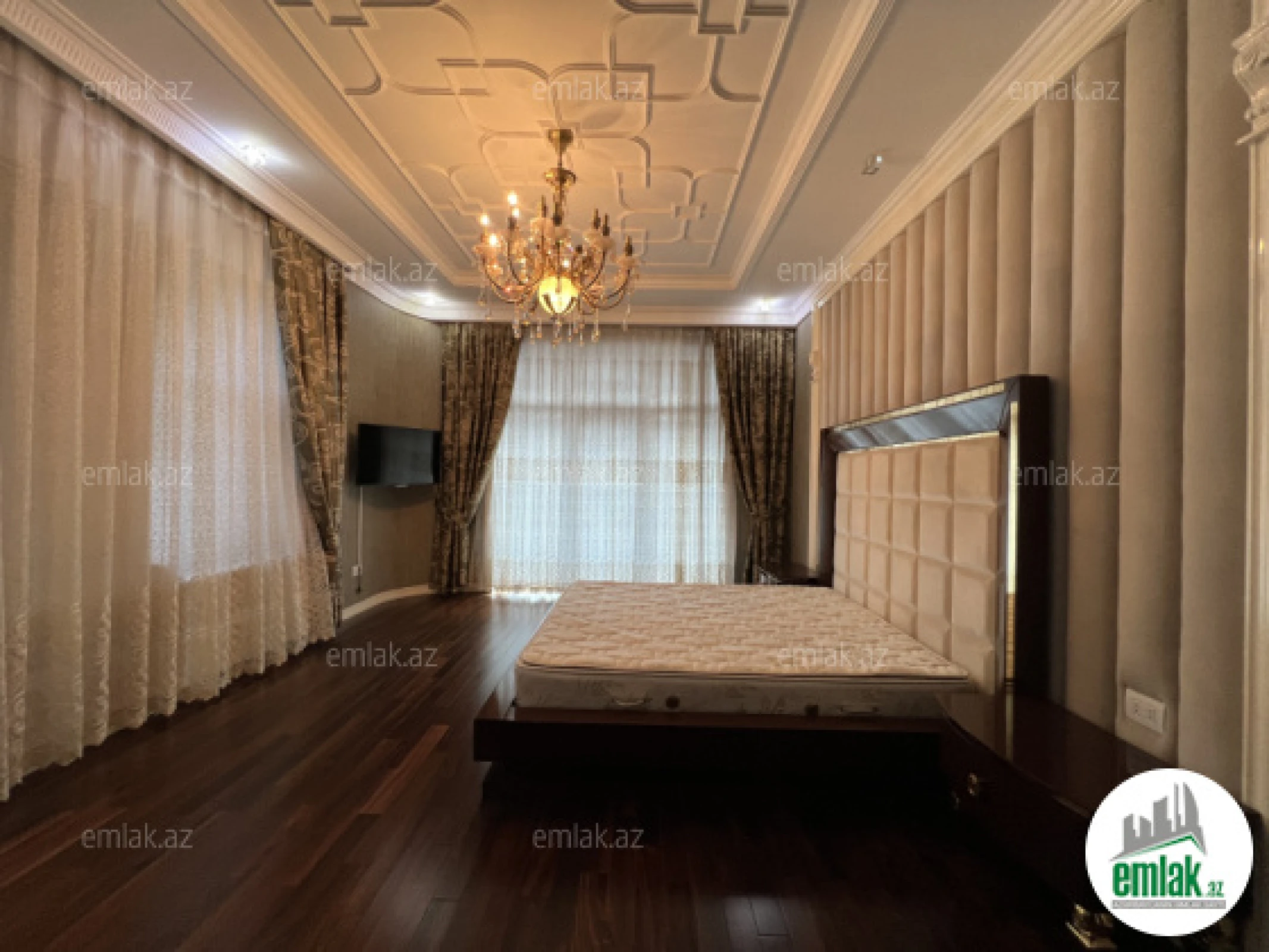 Satılır 8 otaqlı həyət evi 1000 m²