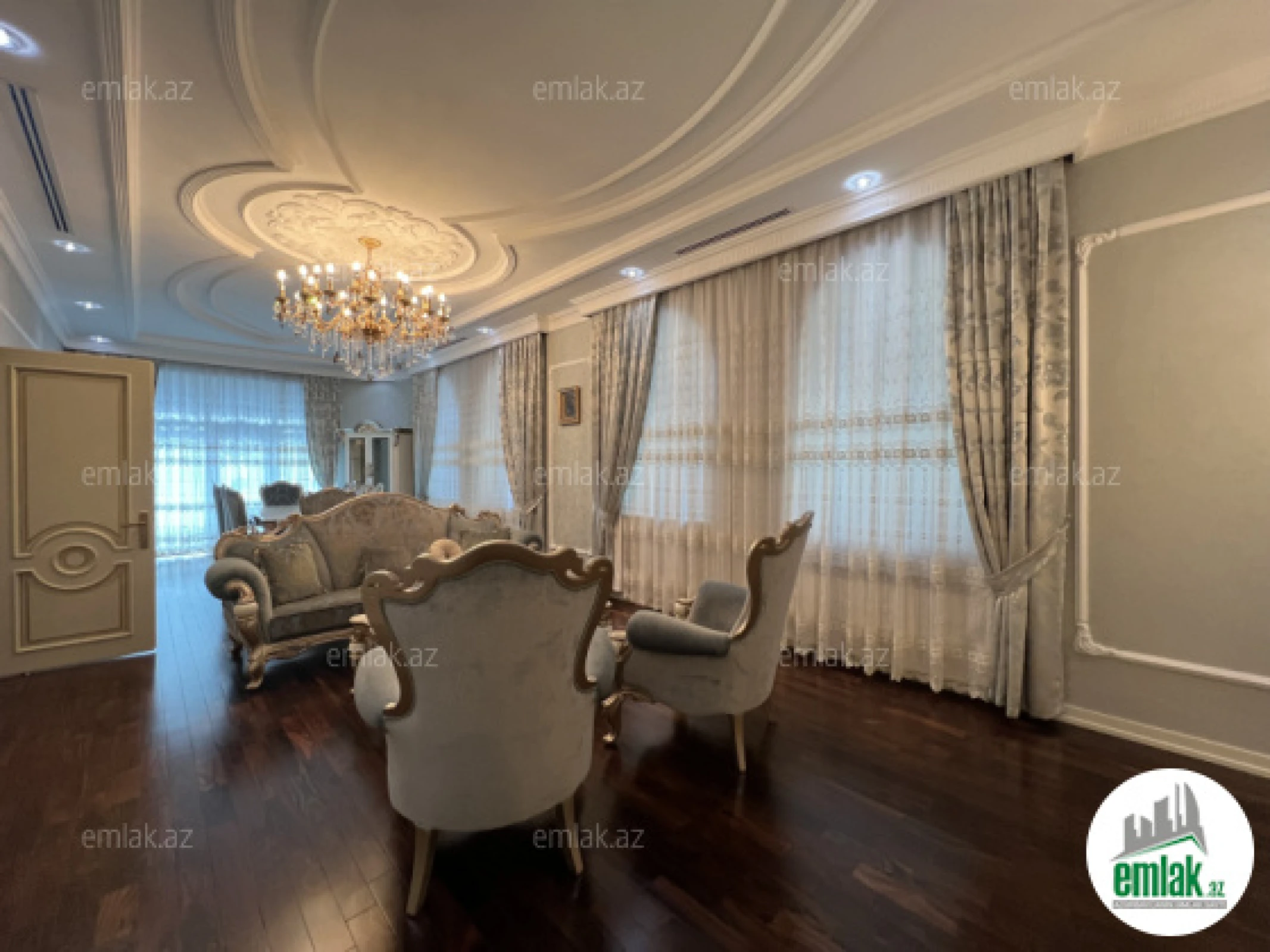 Satılır 8 otaqlı həyət evi 1000 m²