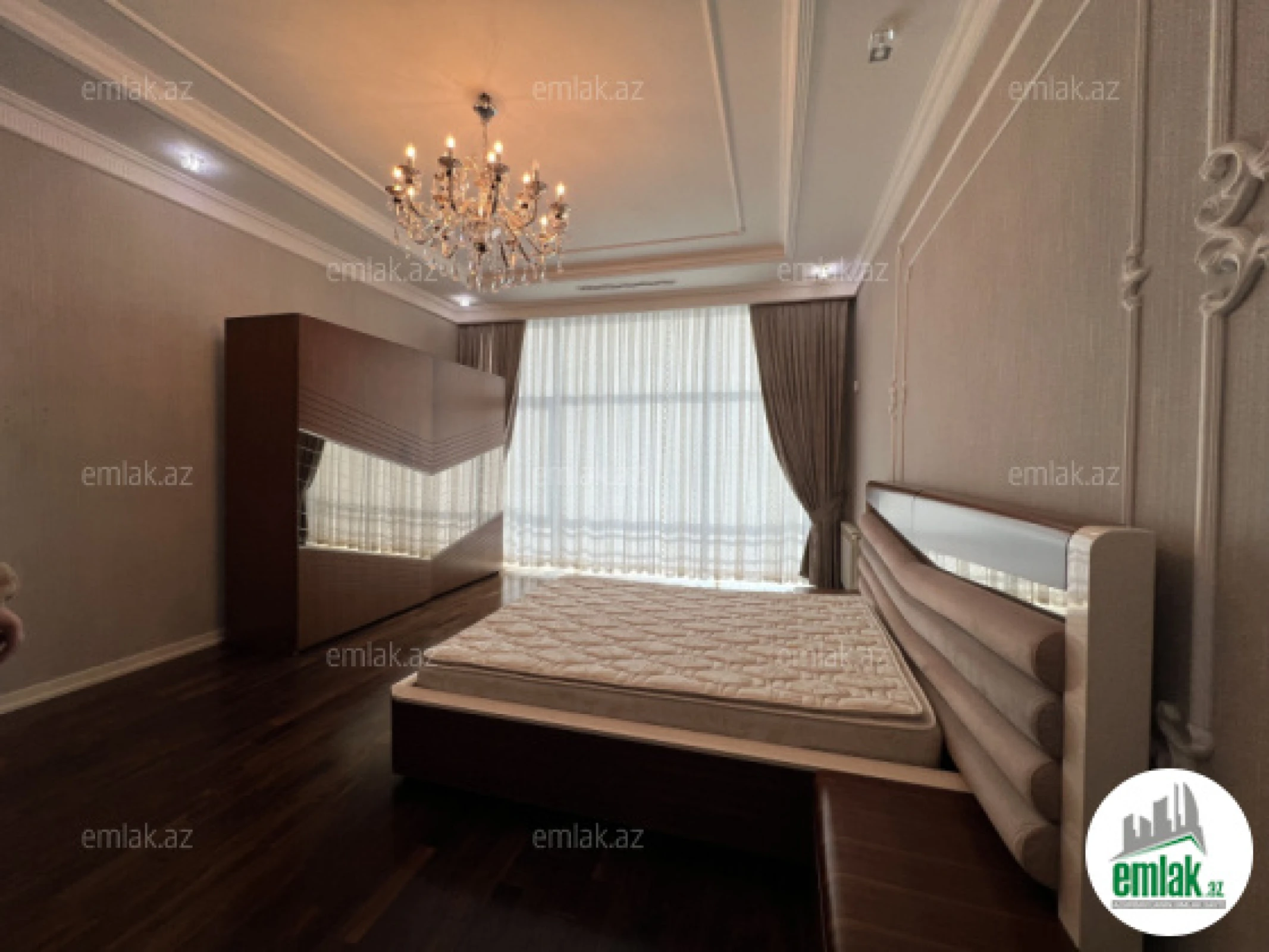 Satılır 8 otaqlı həyət evi 1000 m²