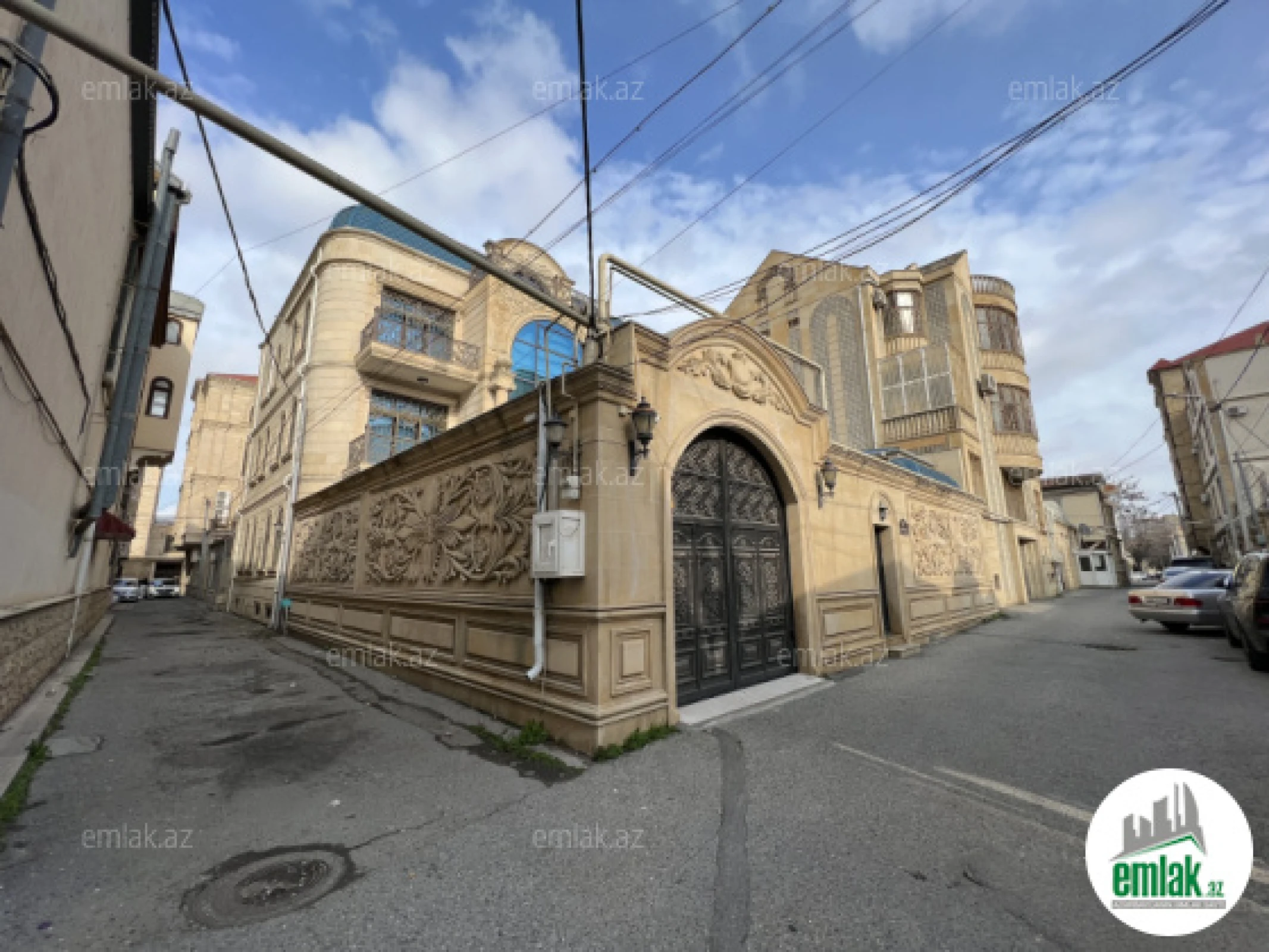 Satılır 8 otaqlı həyət evi 1000 m²