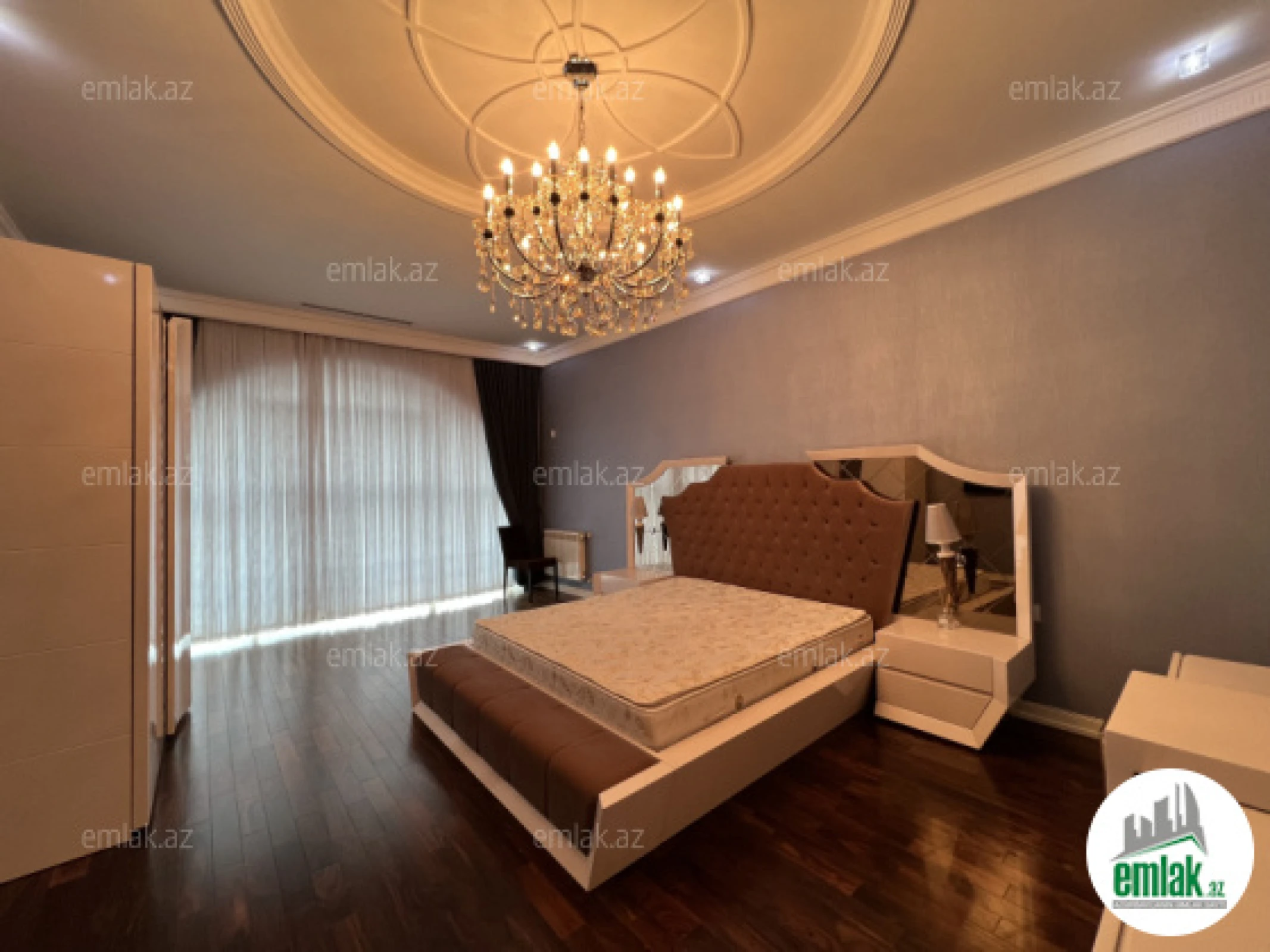 Satılır 8 otaqlı həyət evi 1000 m²