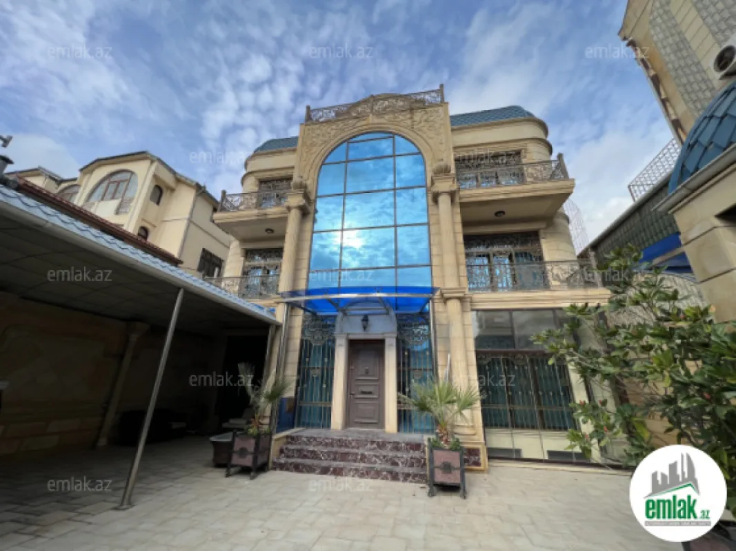 Satılır 8 otaqlı həyət evi 1000 m²