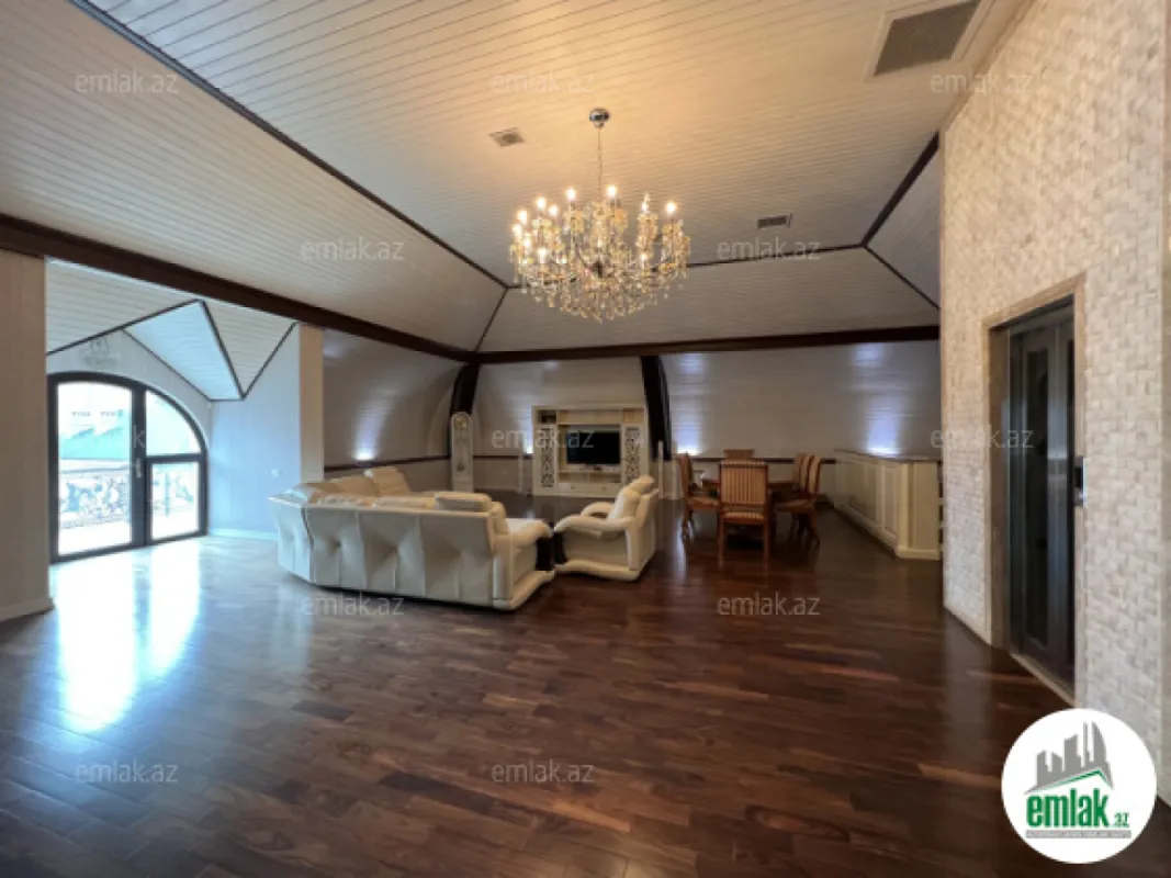 Satılır 8 otaqlı həyət evi 1000 m²