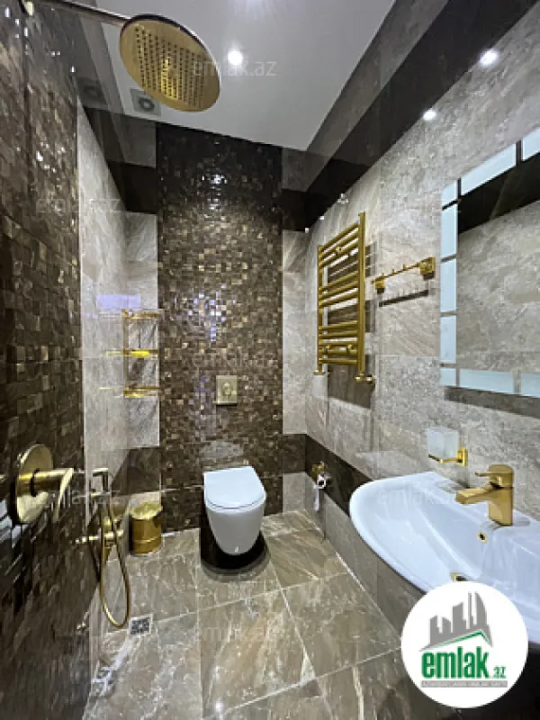 Satılır 8 otaqlı həyət evi 1000 m²