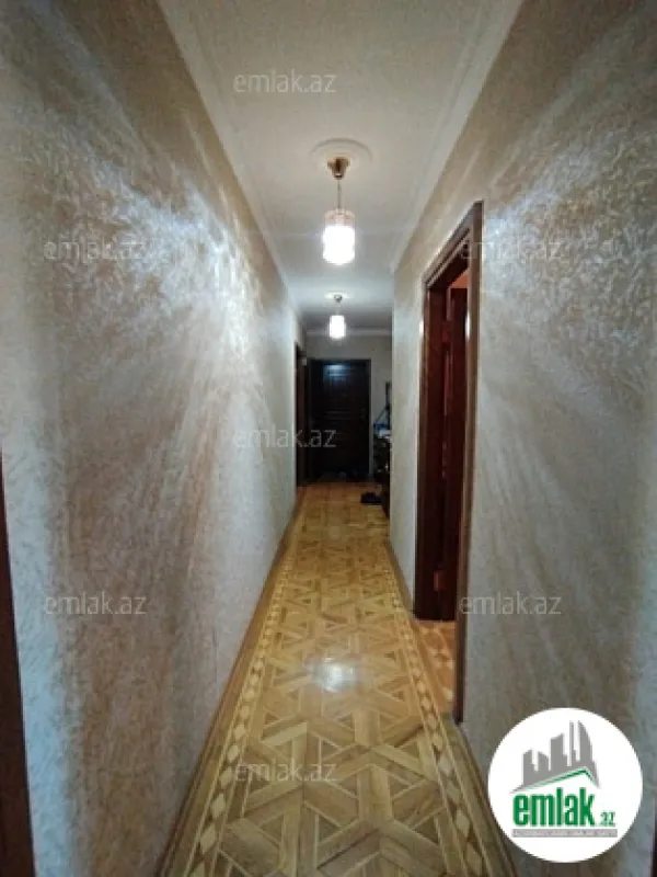 Satılır 5 otaqlı köhnə tikili 130 m²