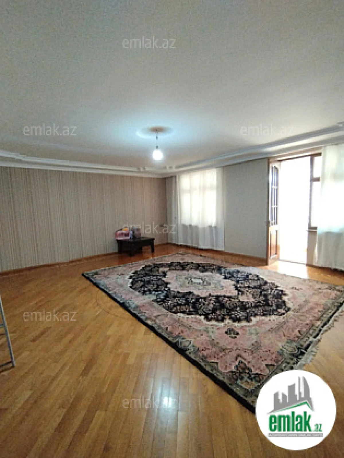Satılır 5 otaqlı köhnə tikili 130 m²