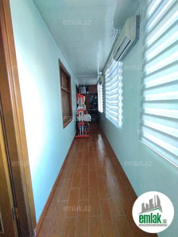 Satılır 5 otaqlı köhnə tikili 130 m²
