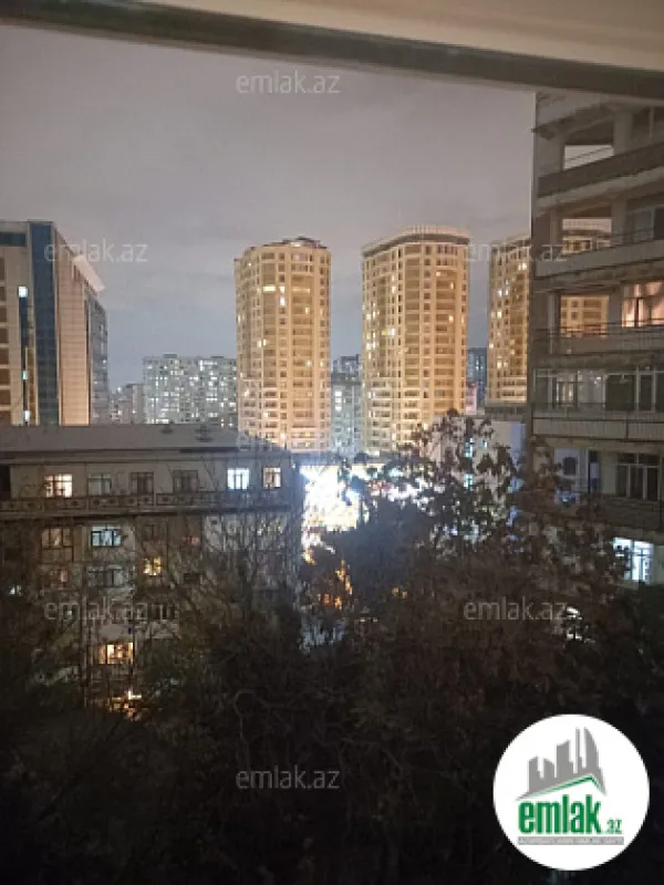 Satılır 1 otaqlı köhnə tikili 35 m²