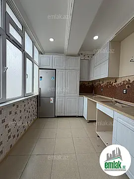 Satılır 3 otaqlı yeni tikili 75 m²