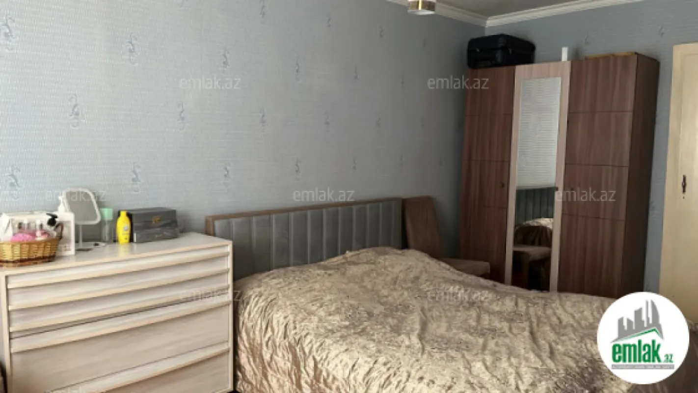 Satılır 3 otaqlı köhnə tikili 70 m²