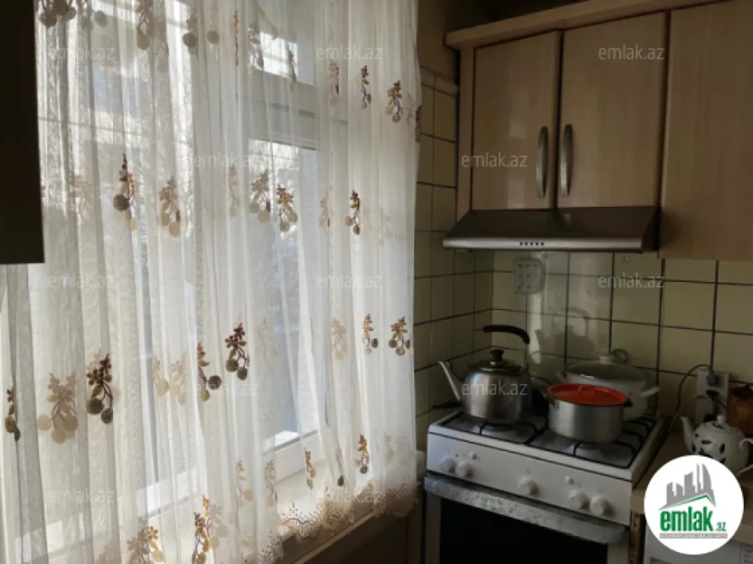 Satılır 3 otaqlı köhnə tikili 70 m²