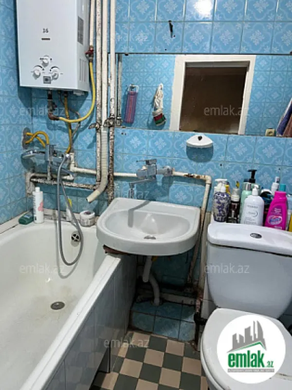 Satılır 3 otaqlı köhnə tikili 70 m²