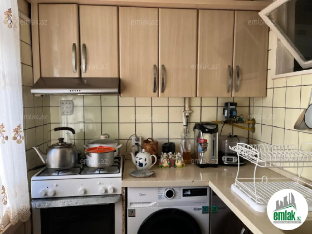 Satılır 3 otaqlı köhnə tikili 70 m²