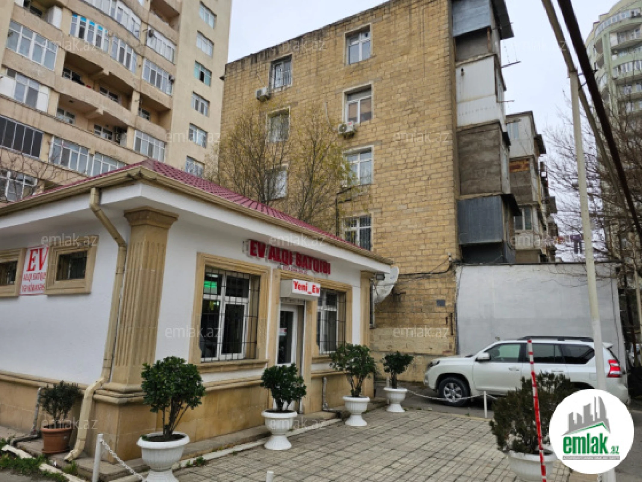 Satılır 3 otaqlı köhnə tikili 70 m²