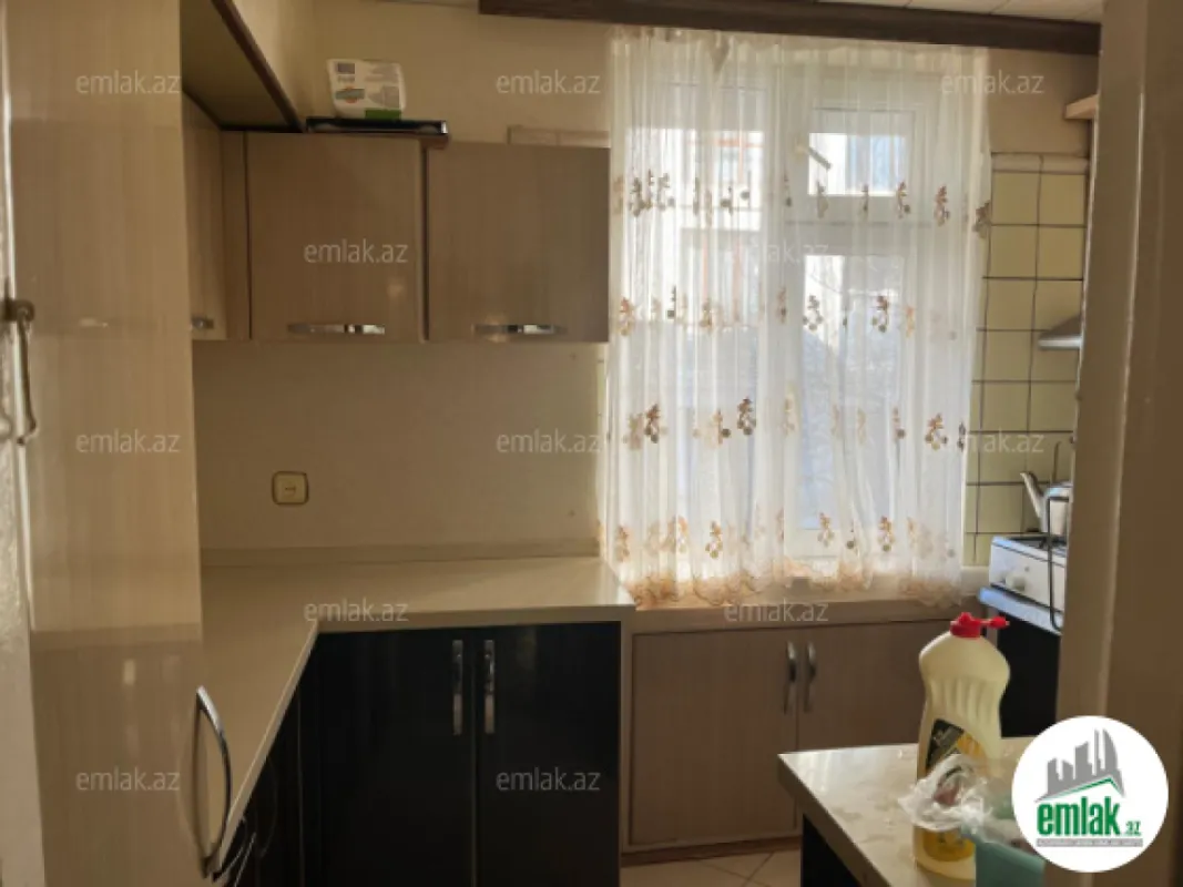 Satılır 3 otaqlı köhnə tikili 70 m²
