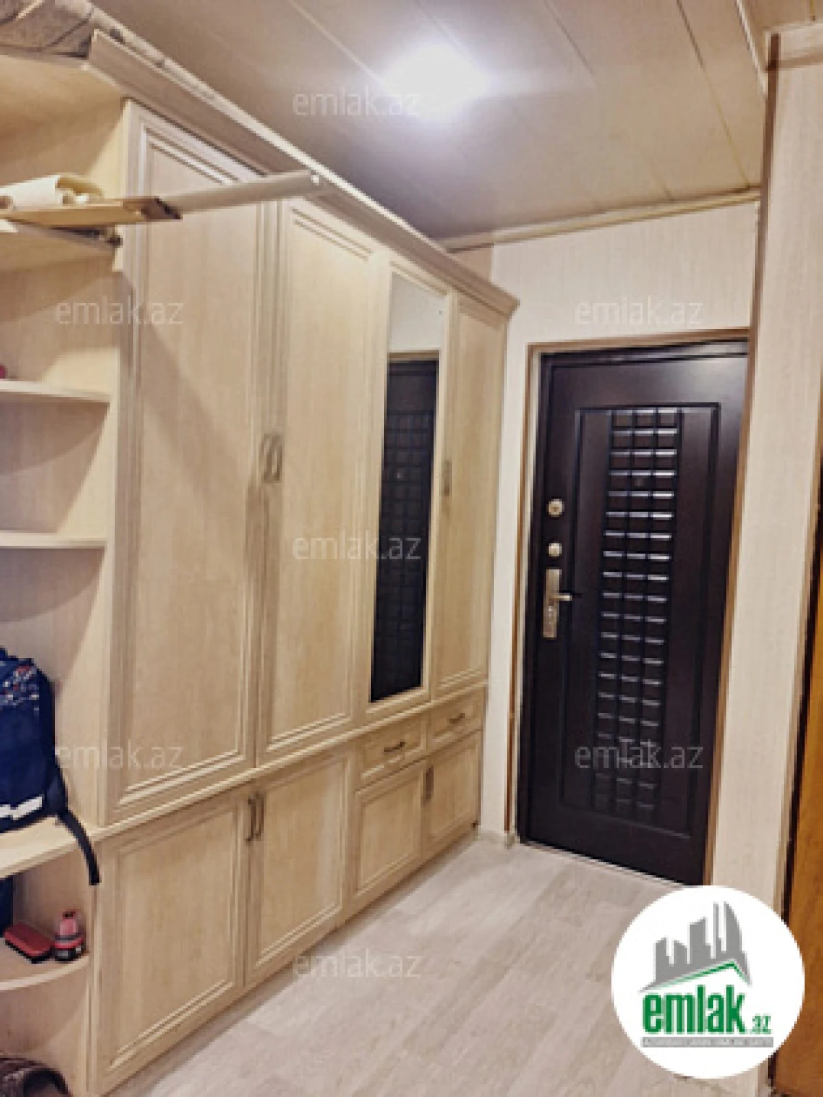 Satılır 3 otaqlı köhnə tikili 70 m²