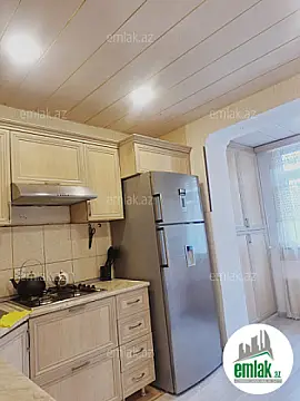 Satılır 3 otaqlı köhnə tikili 70 m²
