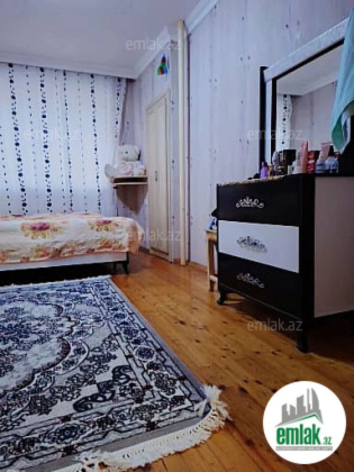 Satılır 3 otaqlı köhnə tikili 70 m²