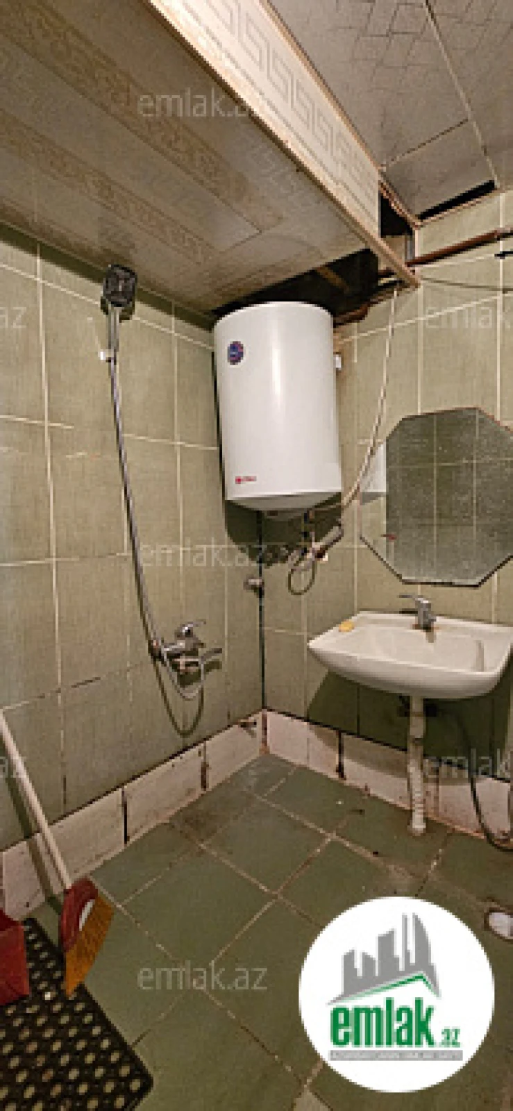 Satılır 2 otaqlı köhnə tikili 56 m²