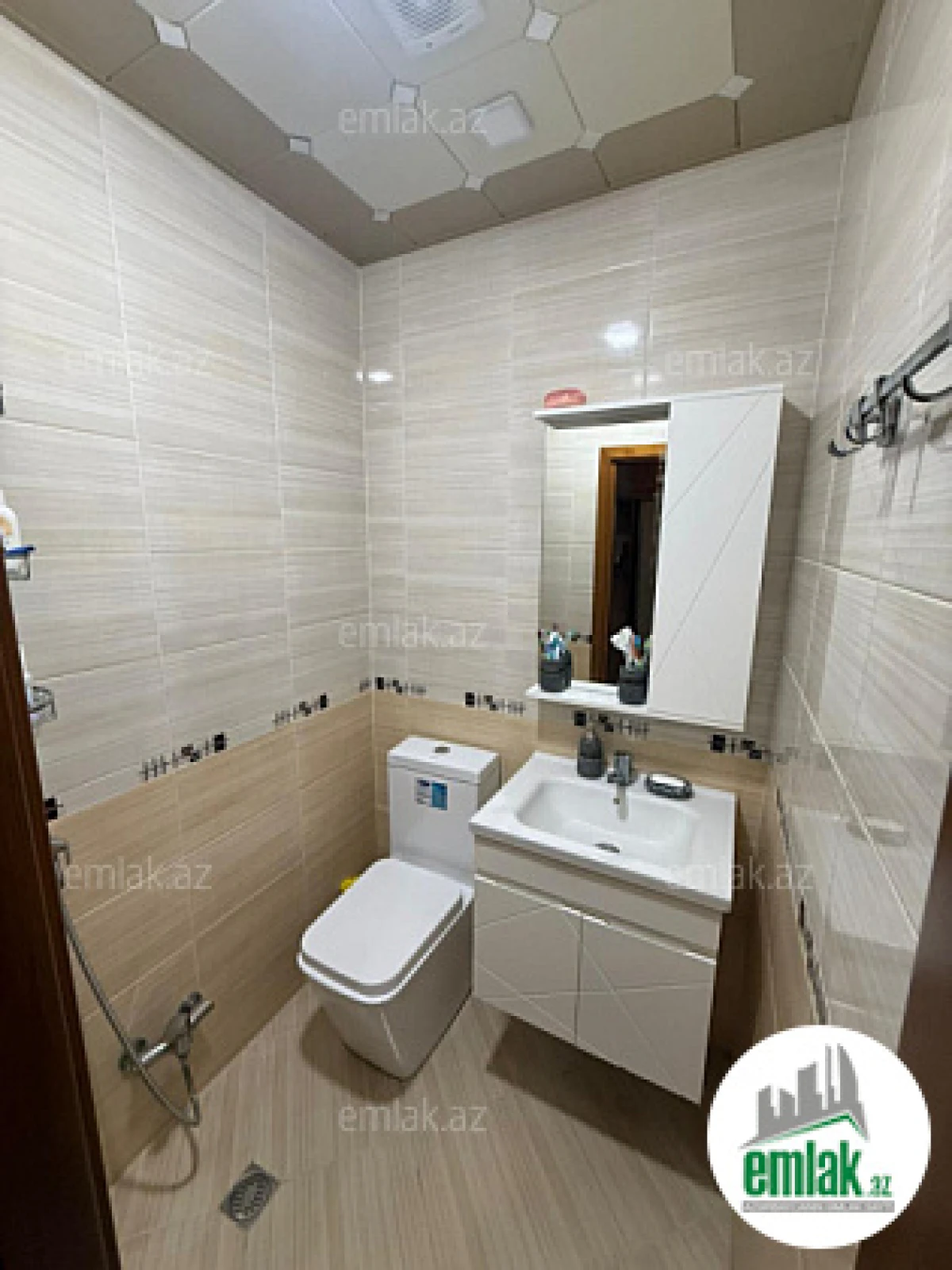 Satılır 3 otaqlı yeni tikili 75 m²