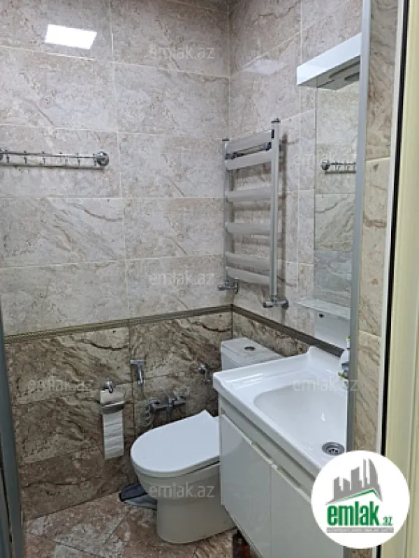 Satılır 4 otaqlı köhnə tikili 100 m²