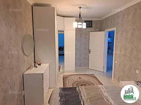 Satılır 4 otaqlı köhnə tikili 100 m²