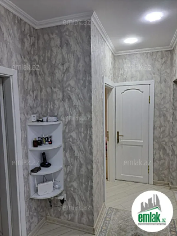 Satılır 4 otaqlı köhnə tikili 100 m²