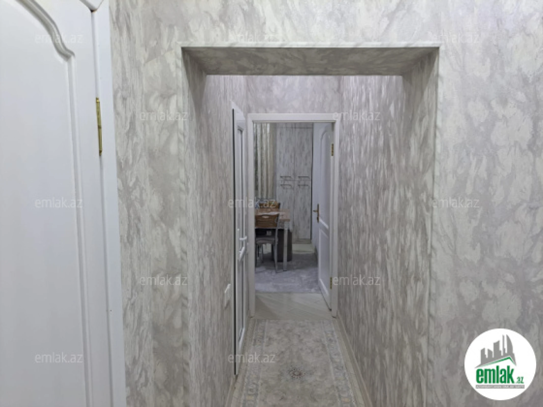 Satılır 4 otaqlı köhnə tikili 100 m²