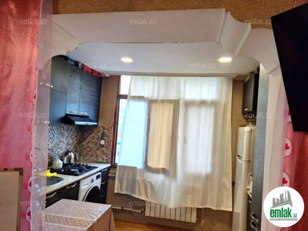Satılır 3 otaqlı köhnə tikili 60 m²