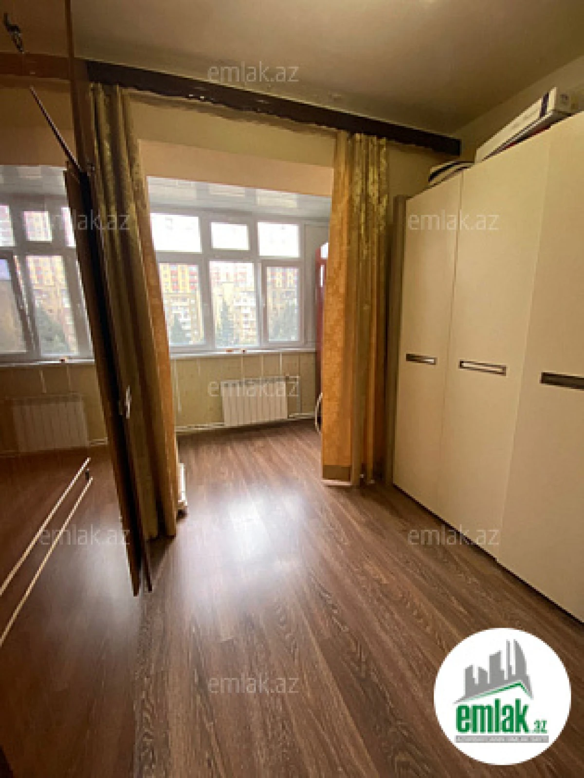 Satılır 5 otaqlı köhnə tikili 110 m²