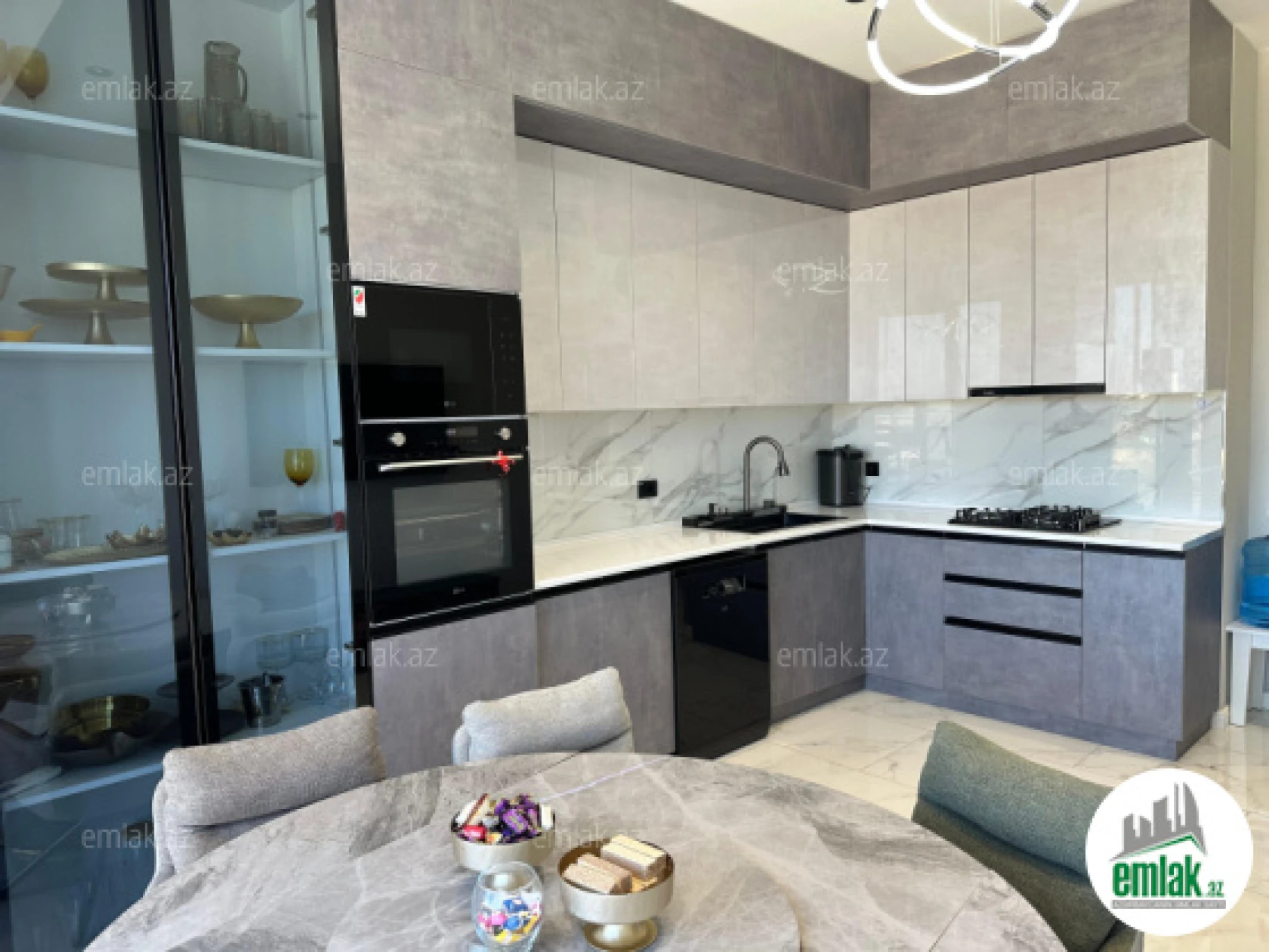 Satılır 3 otaqlı yeni tikili 137 m²