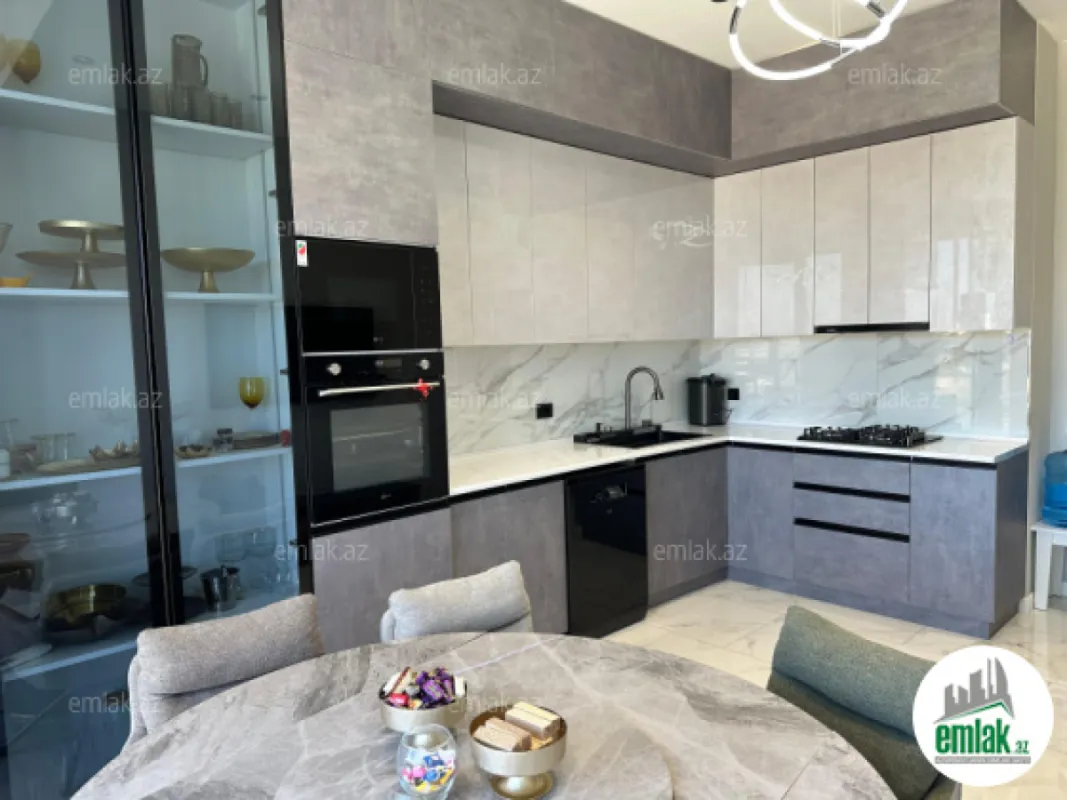 Satılır 3 otaqlı yeni tikili 137 m²